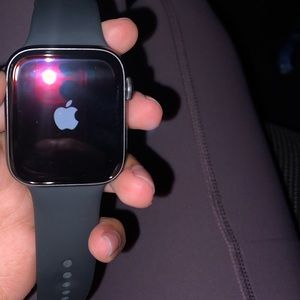 Apple 4 series 44mm watch